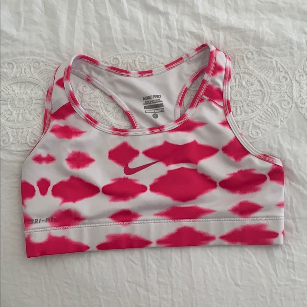 Size small pink nike sports bra